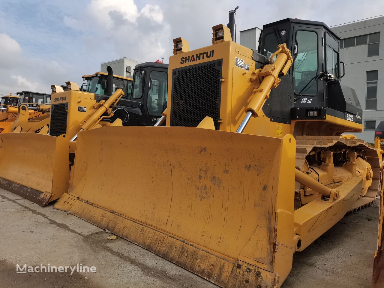 Shantui SD22  bulldozer